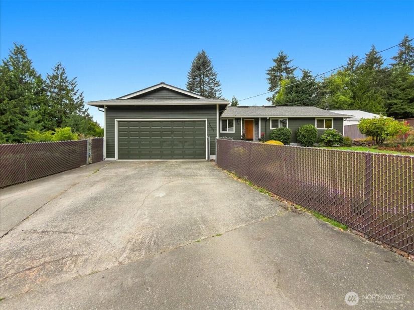 19607 136th Place SE, Renton WA 98058