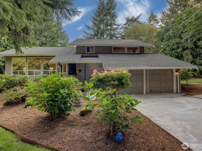 15724 168th Avenue NE, Woodinville WA 98072