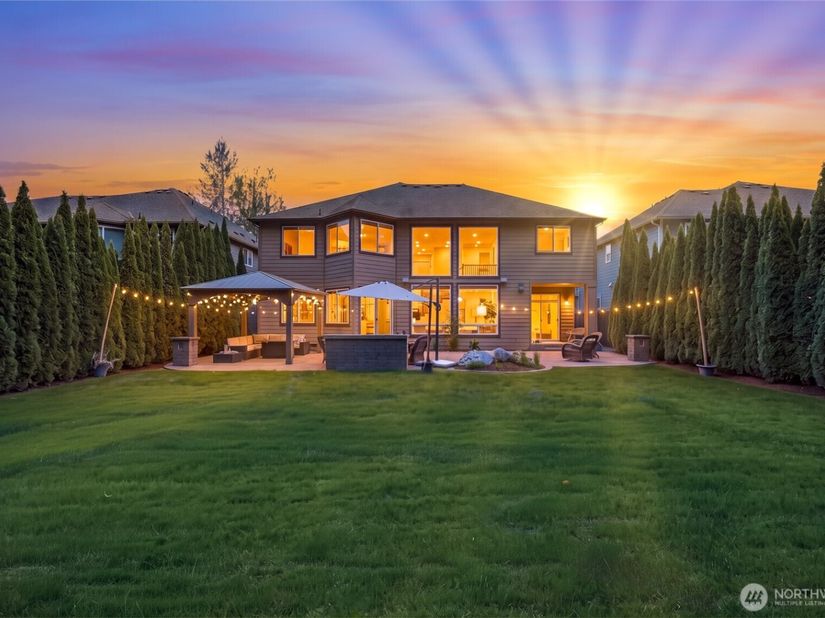 10711 Elliston Way NE, Redmond WA 98053