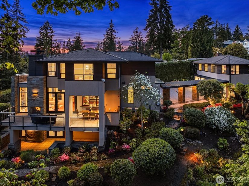 9632 Lake Washington Boulevard NE, Bellevue WA 98004