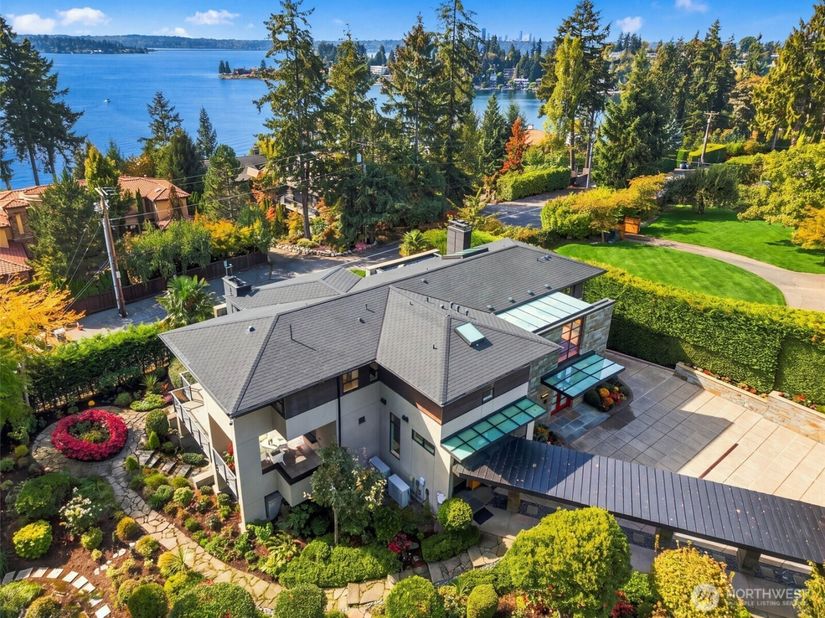 9632 Lake Washington Boulevard NE, Bellevue WA 98004