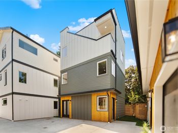 2652 B NW 95th Street
