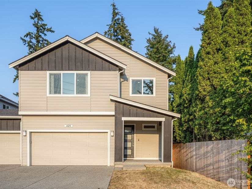 429 Logan Road 2, Lynnwood WA 98036