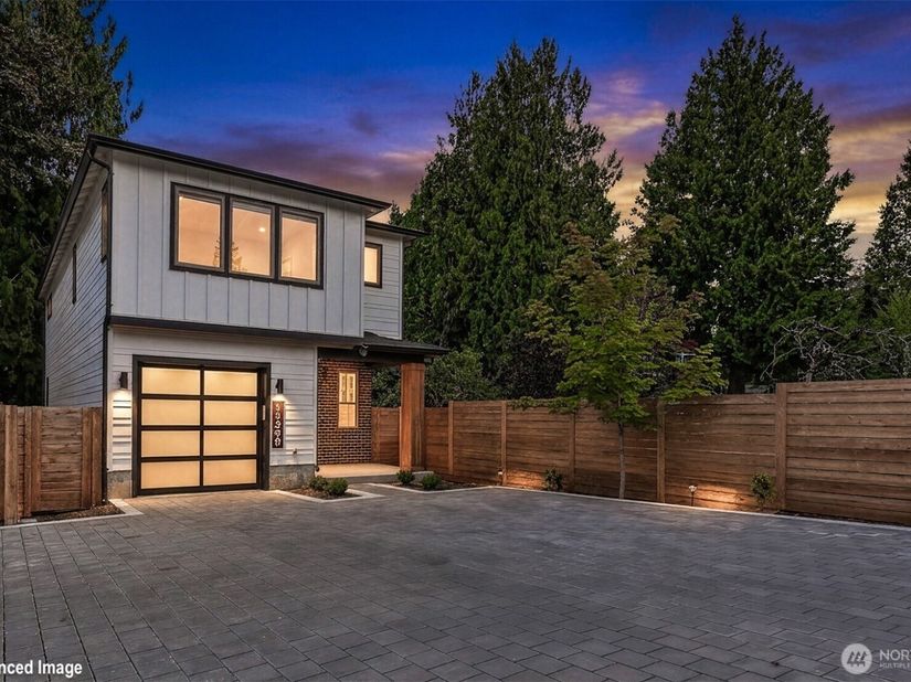 11249 108th Avenue NE, Kirkland WA 98033