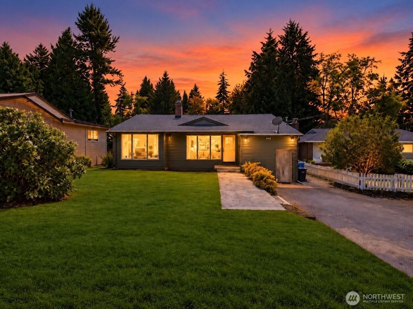 351 NE 163rd, Shoreline WA 98155
