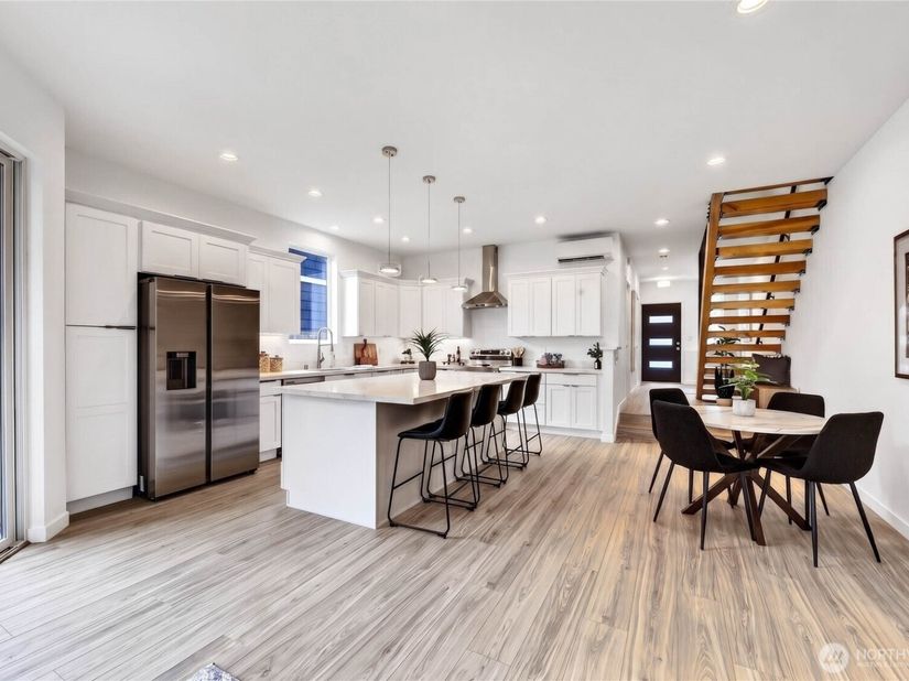 5039 41st Avenue SW 1, Seattle WA 98136