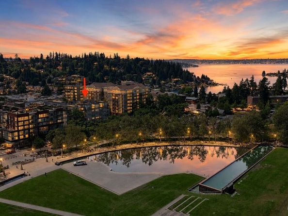 10045 NE 1st Street 327, Bellevue WA 98004