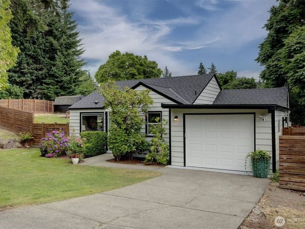 555 Windsor Place NE, Renton WA 98056