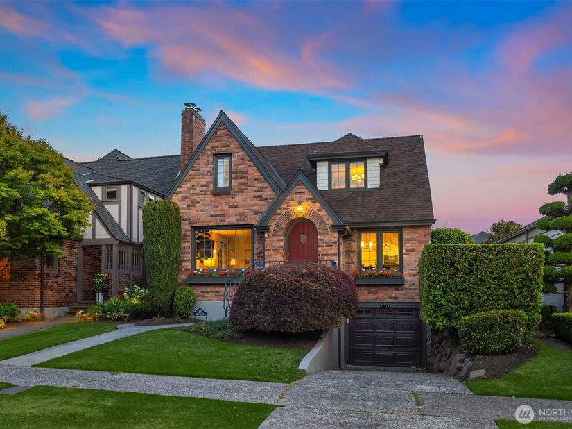 4319 NE 44th Street, Seattle WA 98105