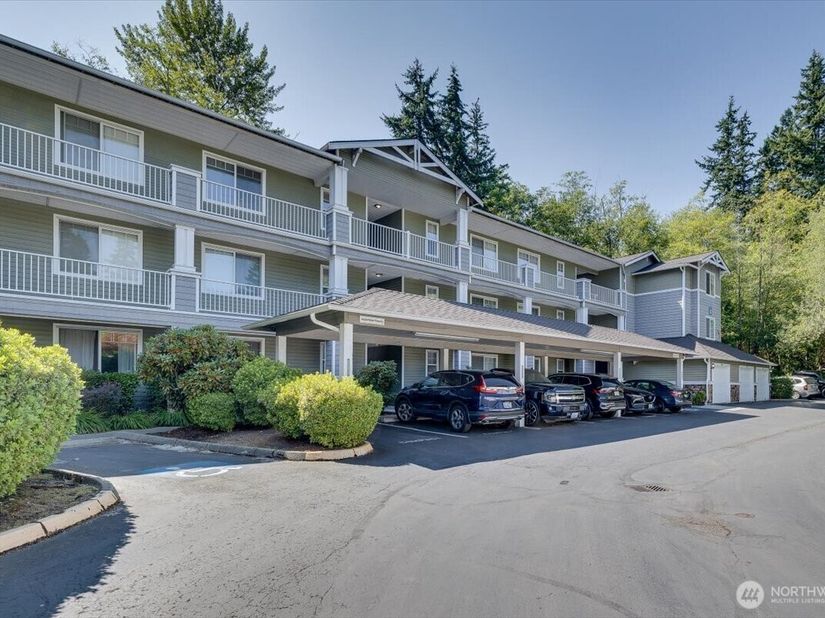 12712 Admiralty Way B204, Everett WA 98204