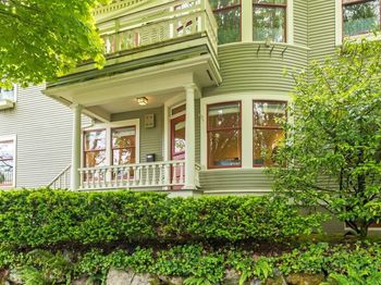 1709 E Republican Street