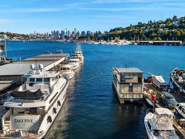 1301 N Northlake Way, Seattle WA 98103