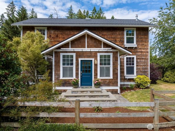9762 NE Pine Street, Bainbridge Island WA 98110