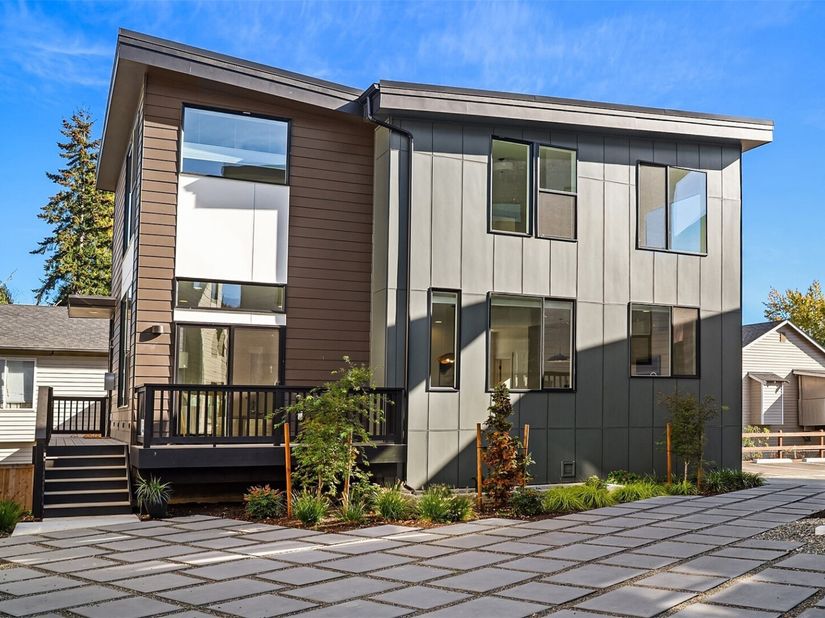 3007 S Dakota St, Seattle WA 98108