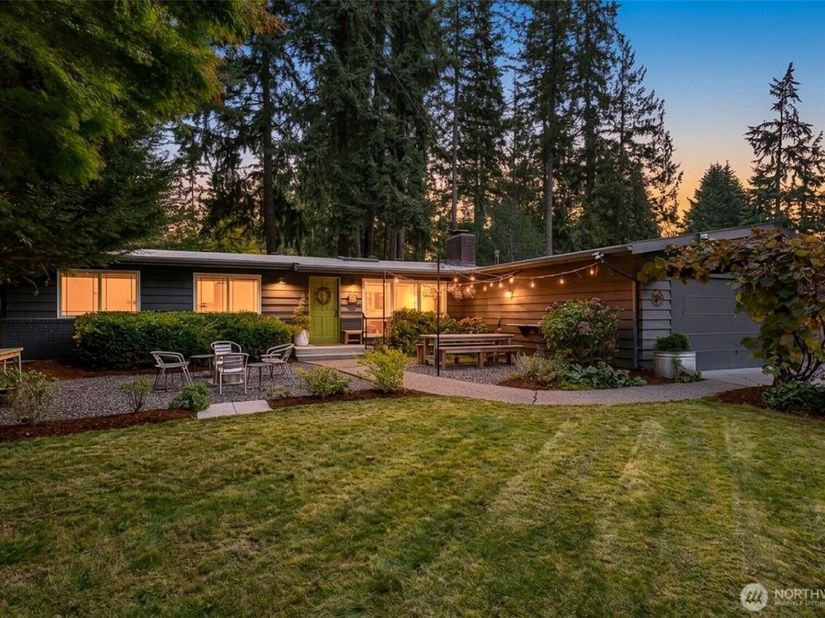 16025 NE 27th Street, Bellevue WA 98008