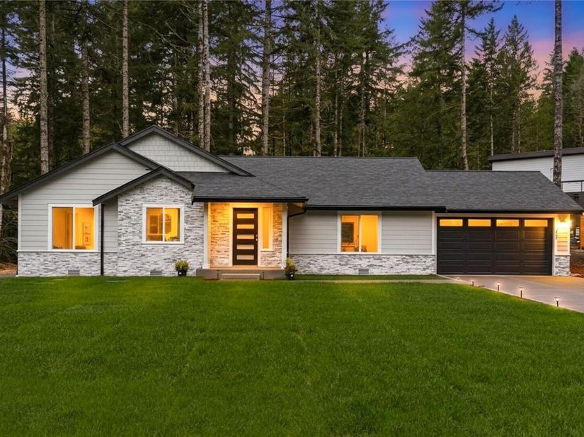 850 E Vine Street, Union WA 98592