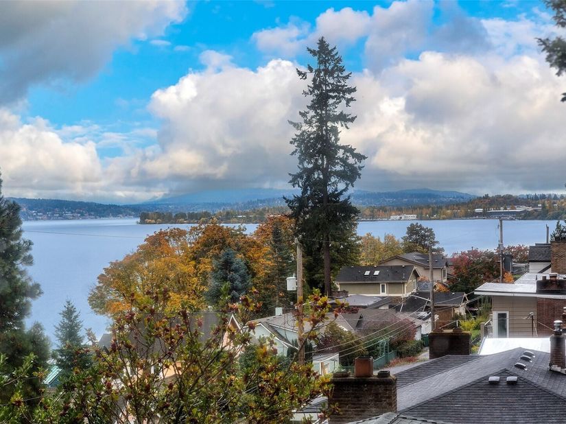 10751 Lakeside Avenue NE, Seattle WA 98125