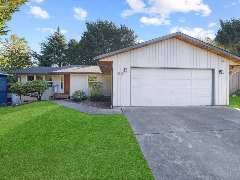 24 74th Street SW, Everett WA 98203