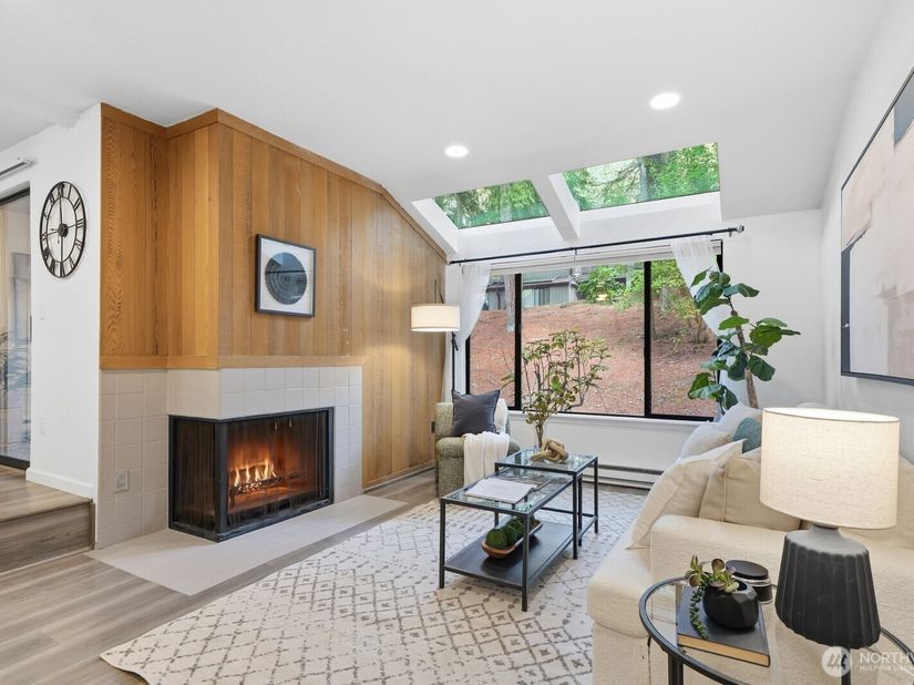 4035 145th Avenue NE, Bellevue WA 98007