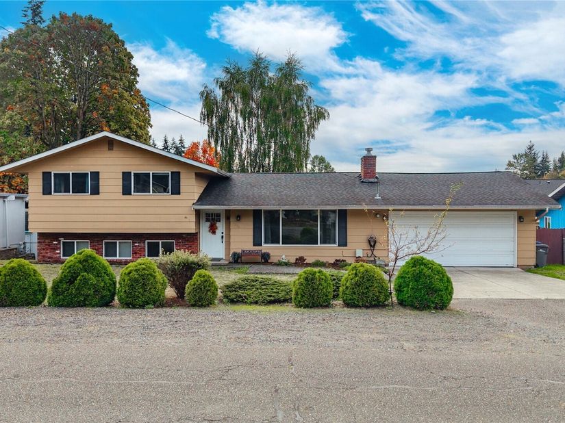 2212 106th Place SE, Everett WA 98208