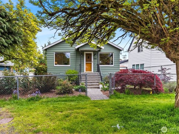 705 N 104th Street, Seattle WA 98133