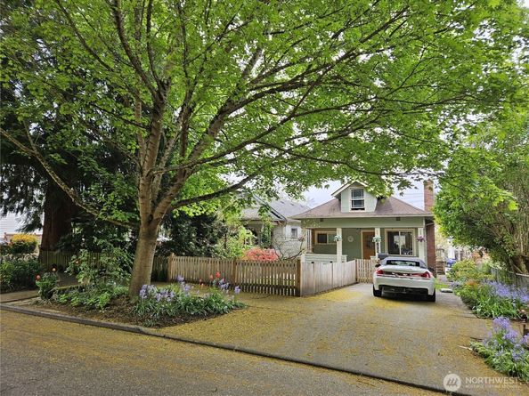 2615 47th Avenue SW, Seattle WA 98116