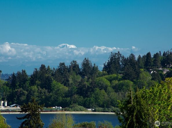 170 Harbor Sq Loop NE A411, Bainbridge Island WA 98110