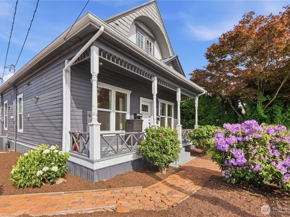 145 Park Avenue N, Renton WA 98057