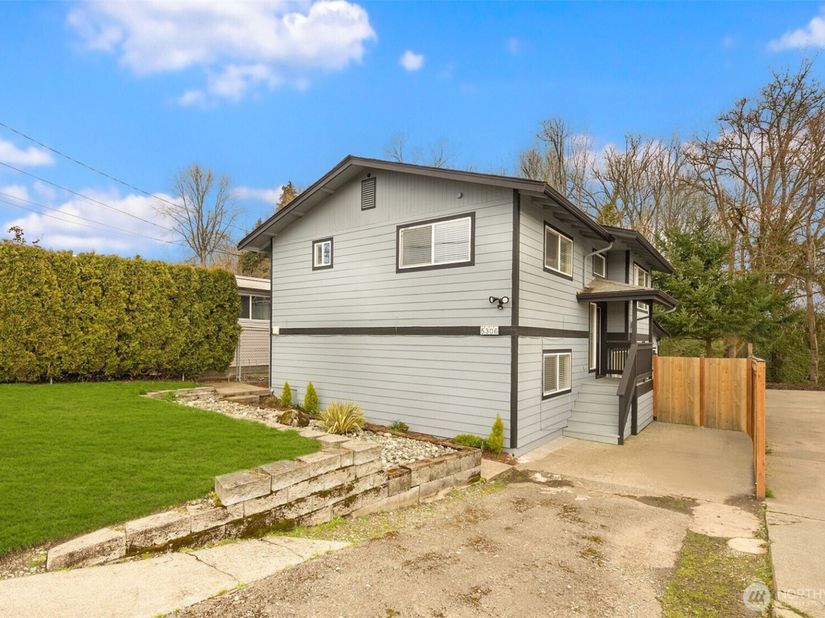5306 26th Avenue S, Seattle WA 98118