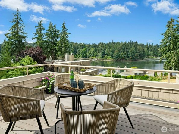 601 Winslow Way W, Bainbridge Island WA 98110