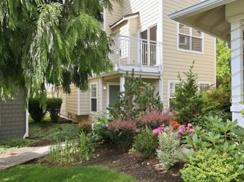 515 225th Place NE