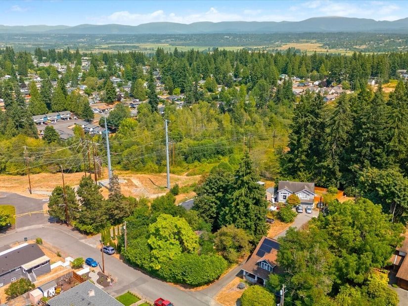 7713 Grant Drive, Everett WA 98103