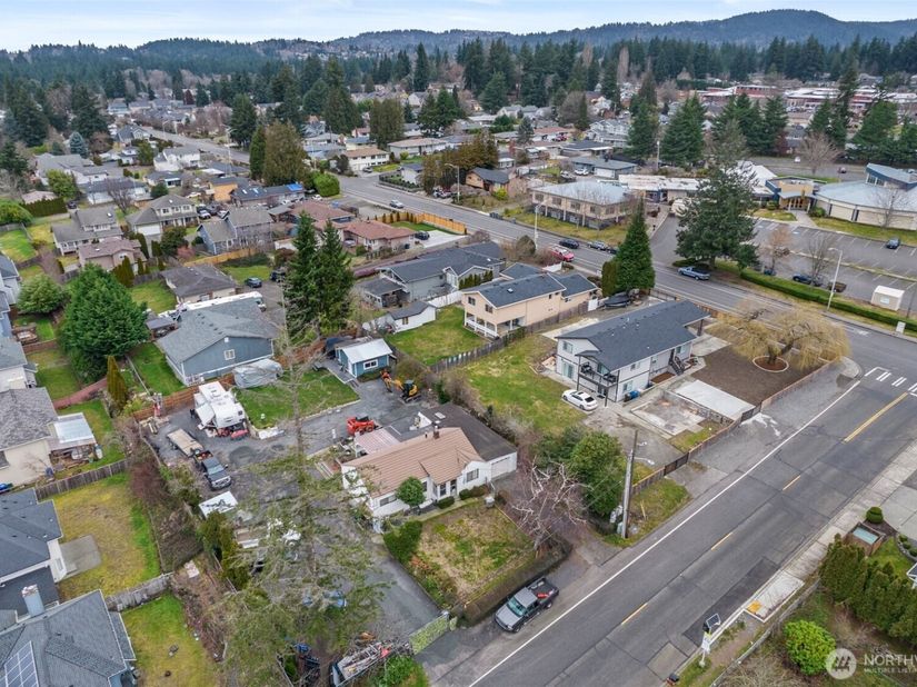 2416 NE 16th Street, Renton WA 98056