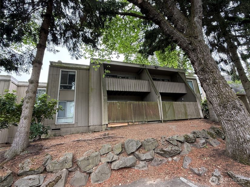 4802 180th Street SW F202, Lynnwood WA 98037