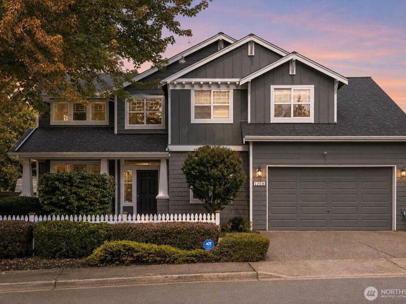 1708 NE 26th Place, Renton WA 98056