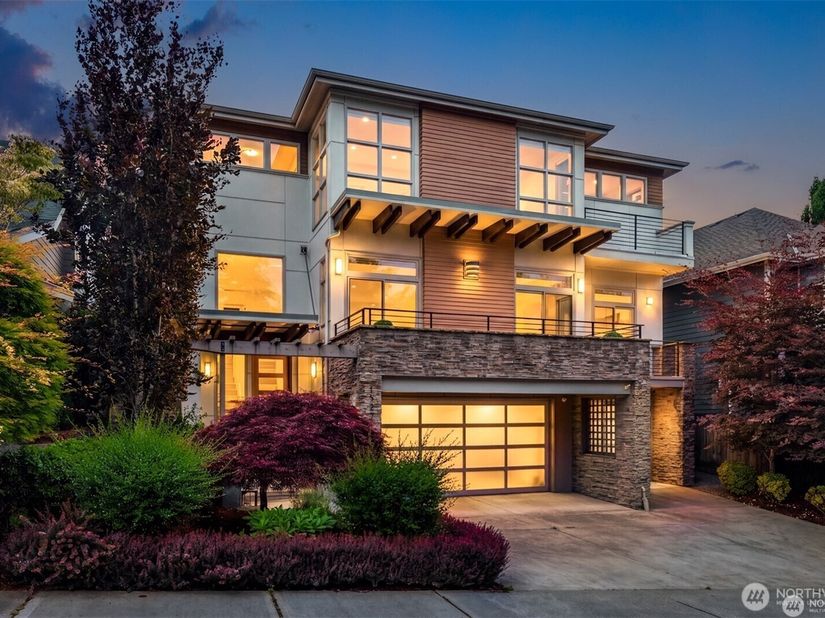 1527 Lyons Avenue NE, Renton WA 98059