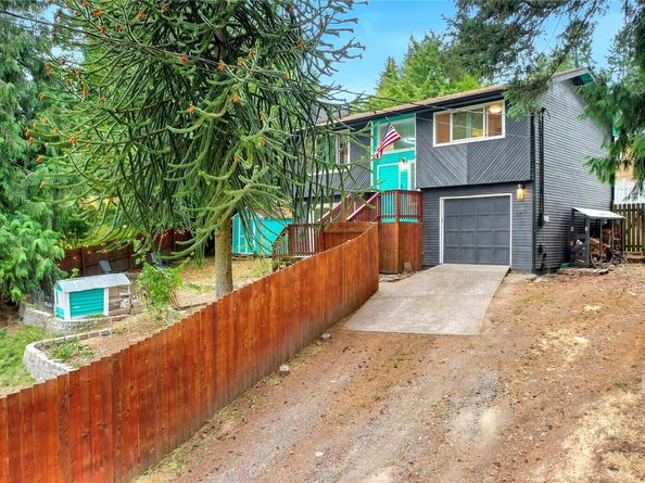 3911 Silver Lane NW, Bremerton WA 98312