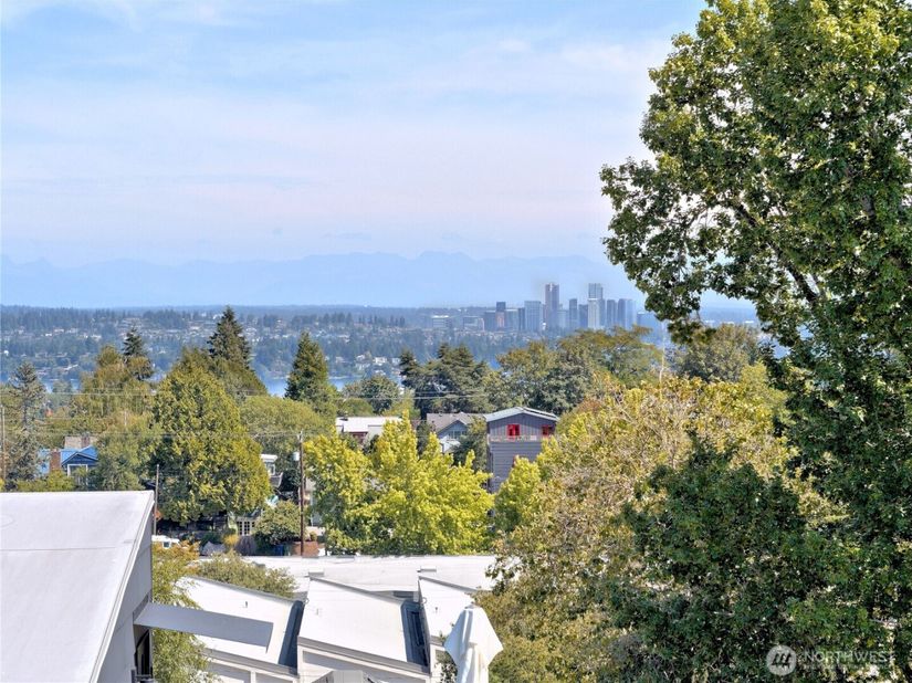 435 19th Avenue E, Seattle WA 98112