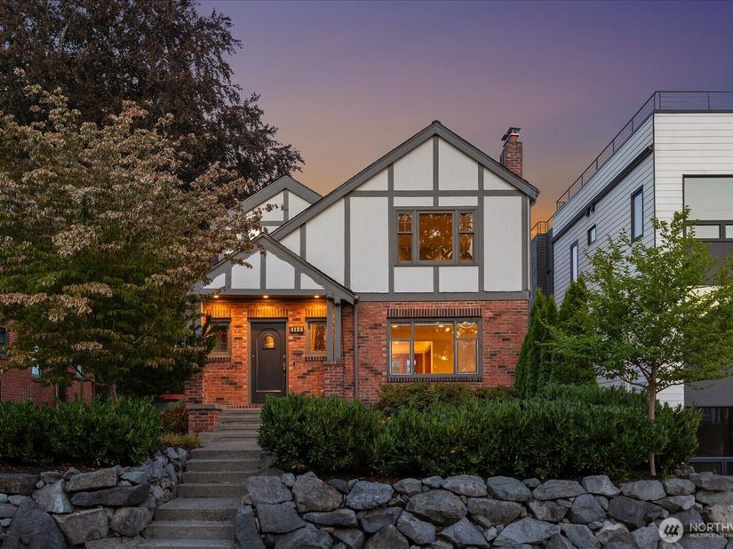 4124 Burke Avenue N, Seattle WA 98103