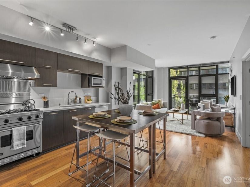 2911 2nd Avenue 506, Seattle WA 98121