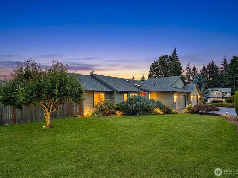 8228 226th Street SW A/B, Edmonds WA 98026