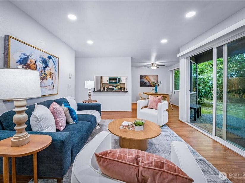 14620 NE 35th Street 106, Bellevue WA 98007