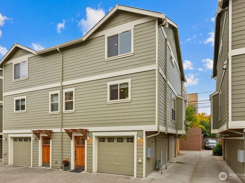 4115 42nd Avenue SW A, Seattle WA 98116