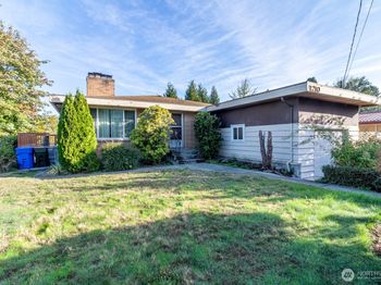 1210 N 33rd Place