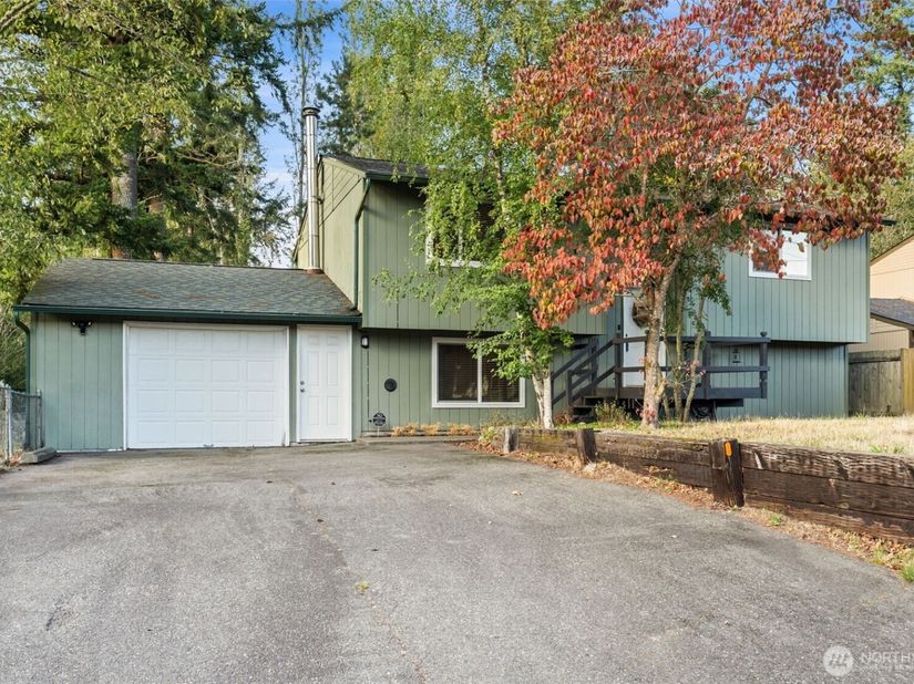 6915 SE Cleveland Avenue, Port Orchard WA 98366