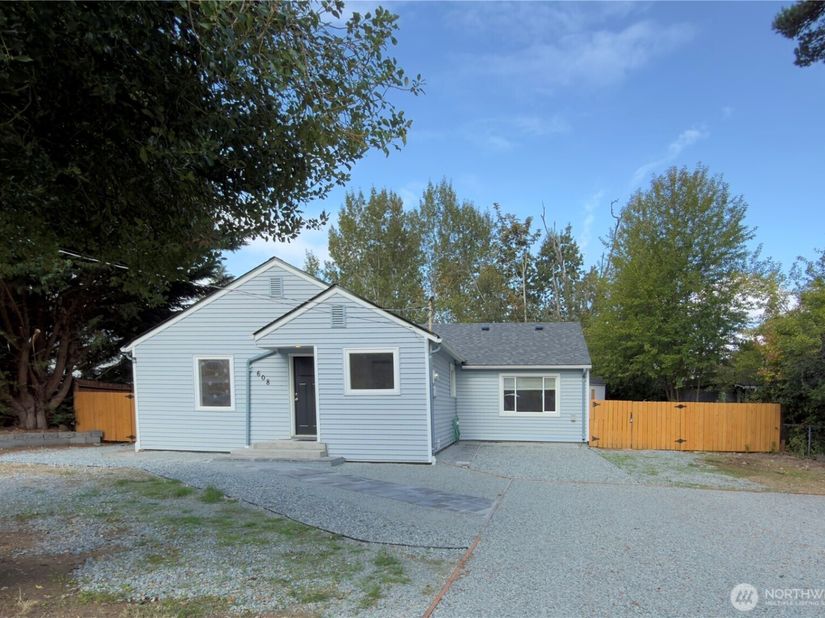 608 SW 142nd Street, Burien WA 98166