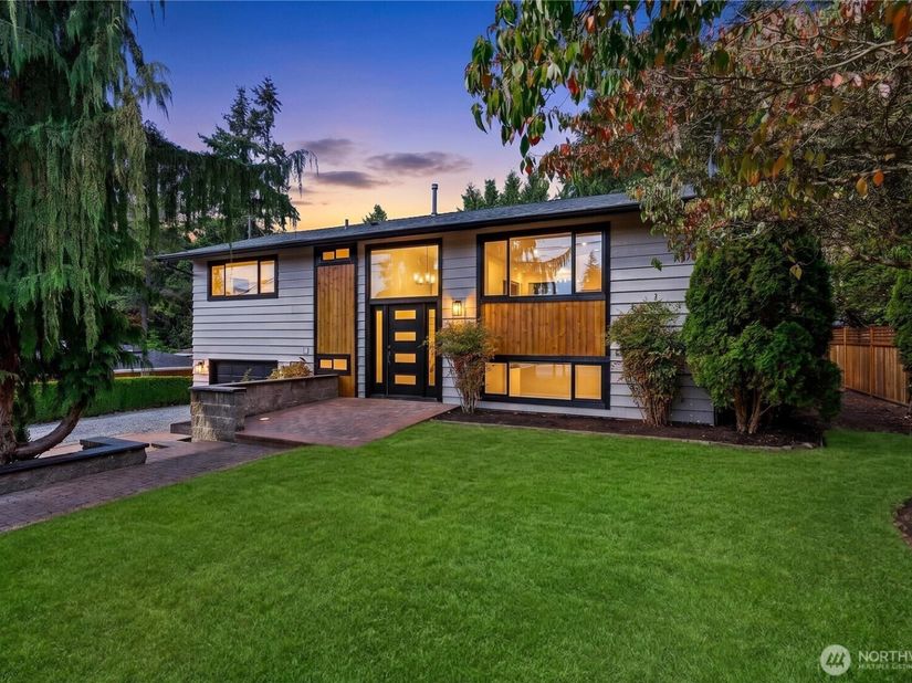 803 240th Street SE, Bothell WA 98021