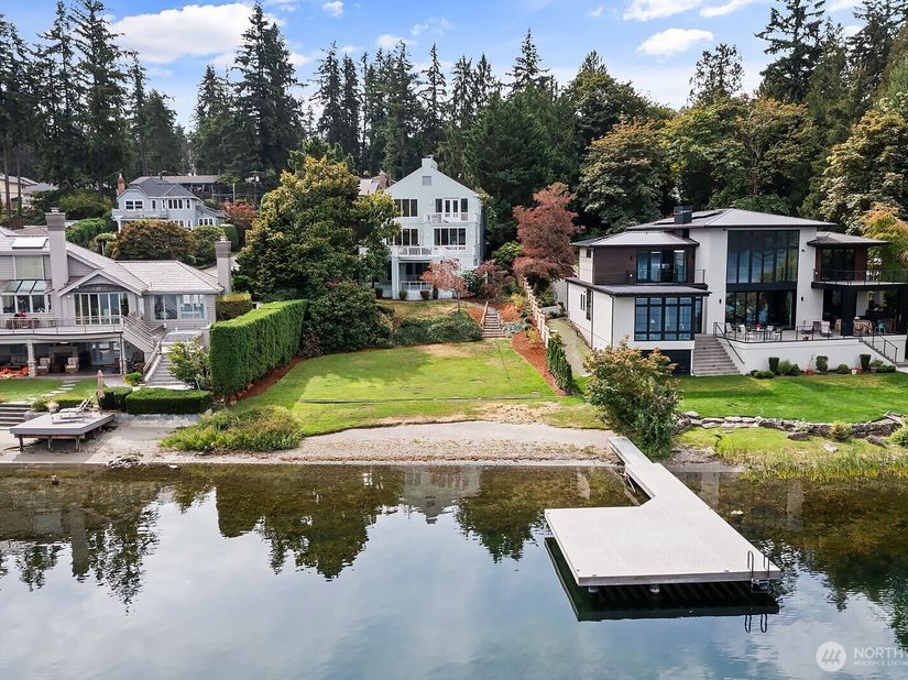 3402 W Lake Sammamish Parkway NE, Redmond WA 98052