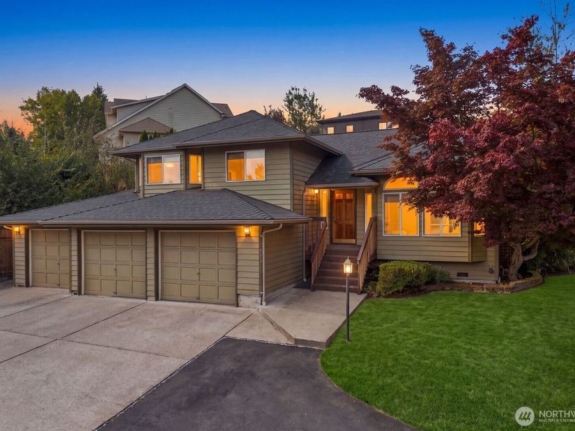 15928 Larch Way, Lynnwood WA 98087