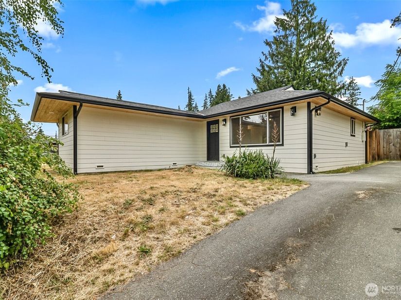 20213 60th Avenue W, Lynnwood WA 98036